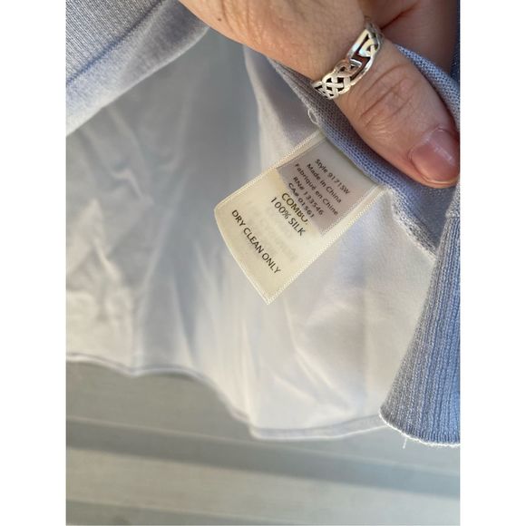 Ecru Baby Blue White Silk Cashmere Blend Sweater V-Neck Blouse Top, Size Medium - Picture 4 of 9